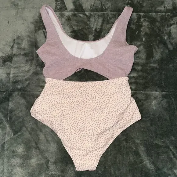 One-Piece Swimsuit Women's Medium Mauve Purple Polka Dot Cut Outs Swimwear - Picture 2 of 7